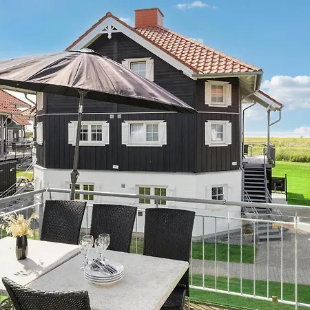 Three-bedroom In Lägenhet Bogense