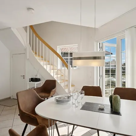 Three-bedroom In Lägenhet Bogense