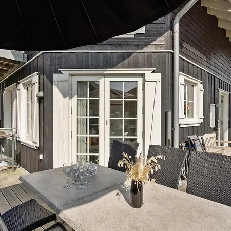 Lägenhet Three-bedroom In