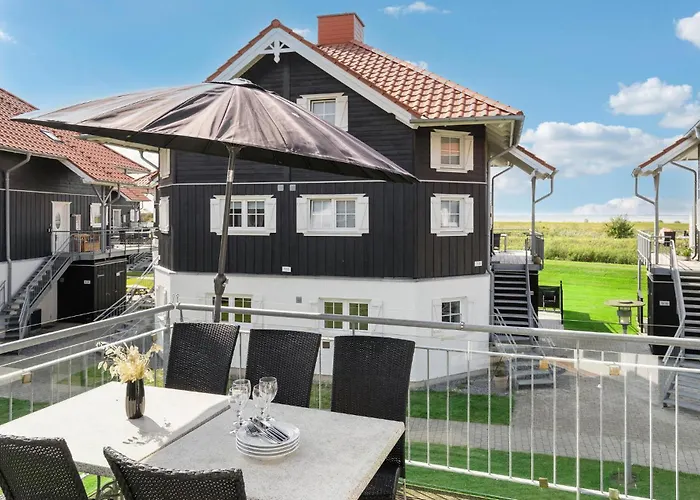 Three-bedroom In Appartement Bogense