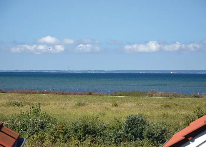 Three-bedroom In Appartement